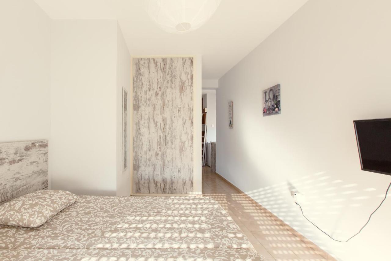 Furnished Seafront Studio Larnaca Exterior photo